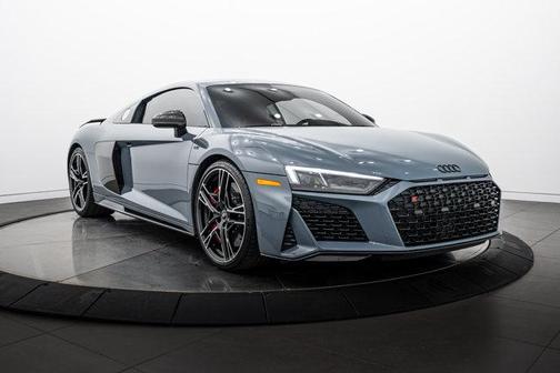 Kemora Gray Metallic 2023 Audi R8 V10 performance