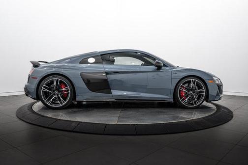 Kemora Gray Metallic 2023 Audi R8 V10 performance