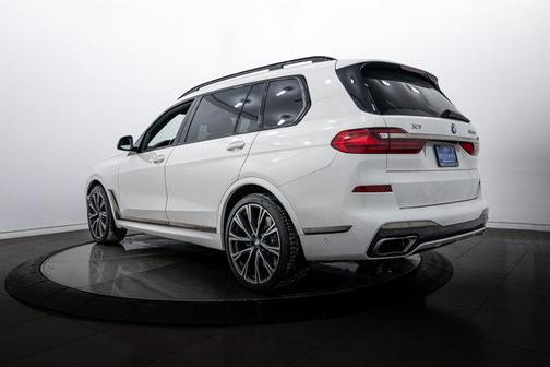 2022 BMW X7 M50i