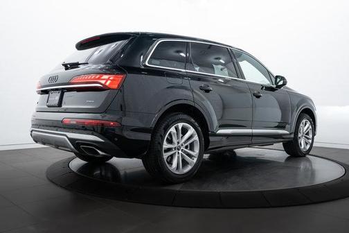 2025 Audi Q7 45 Premium