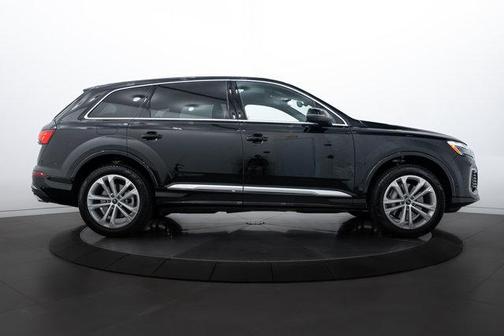 2025 Audi Q7 45 Premium