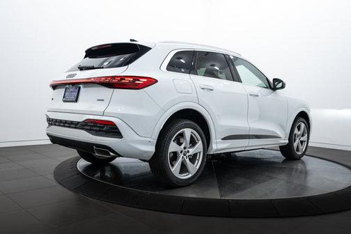 2025 Audi Q5 Premium Plus