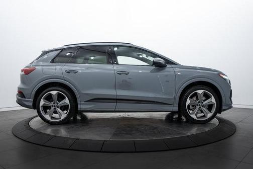2024 Audi Q4 e-tron Premium Plus