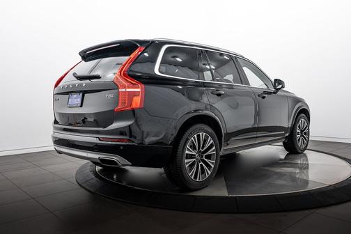Onyx Black Metallic 2020 Volvo XC90 T5 Momentum