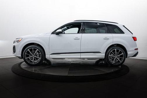 2025 Audi Q7 45 Premium Plus