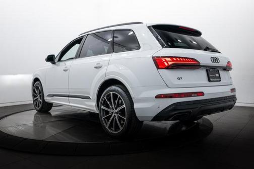 2025 Audi Q7 45 Premium Plus