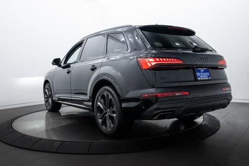 2025 Audi Q7 55 Premium Plus