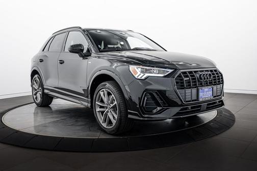 Mythos Black Metallic 2025 Audi Q3 S line Premium