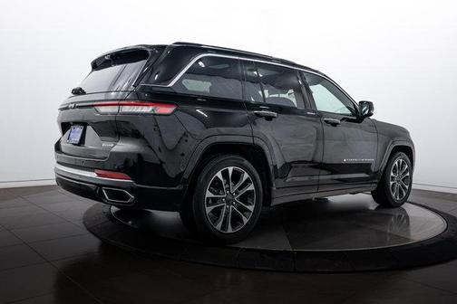 2022 Jeep Grand Cherokee Overland