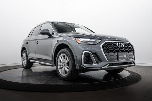 Daytona Gray Pearl Effect 2023 Audi Q5 45 S line Premium