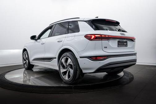 2025 Audi Q6 e-tron Premium Plus
