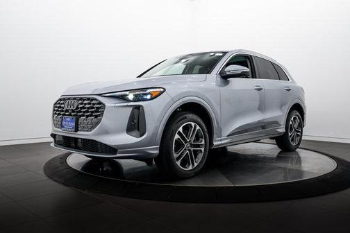 Florett Silver Metallic 2025 Audi Q5 Premium Plus