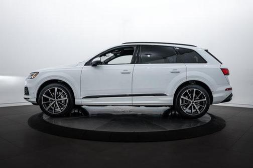 2023 Audi Q7 55 Premium Plus