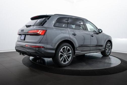 2025 Audi Q7 45 Premium Plus
