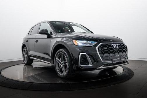 Mythos Black Metallic 2023 Audi Q5 e 55 S line Premium Plus