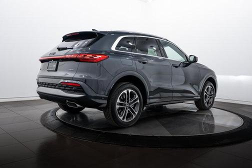 2025 Audi Q5 Premium