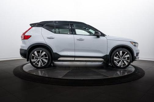 2021 Volvo XC40 Recharge Pure Electric P8