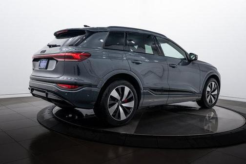 2025 Audi SQ6 e-tron Premium Plus