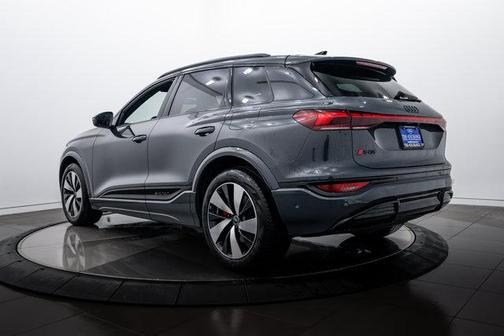 2025 Audi SQ6 e-tron Premium Plus