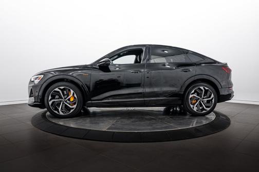 Mythos Black Metallic 2023 Audi e-tron Sportback S line Premium Plus