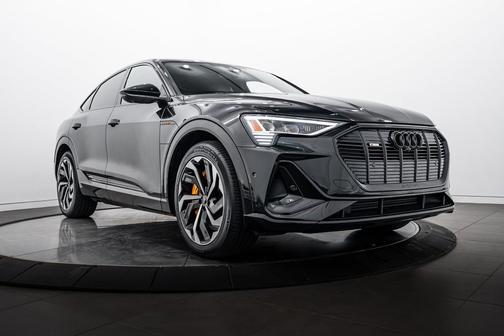 Mythos Black Metallic 2023 Audi e-tron Sportback S line Premium Plus