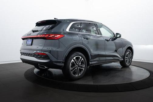 2025 Audi Q5 Premium Plus