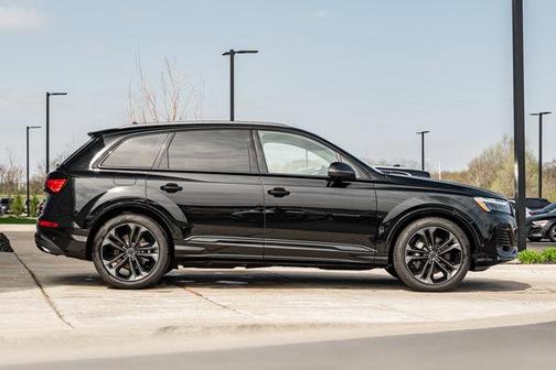 Mythos Black Metallic 2026 Audi Q7 55 Premium Plus