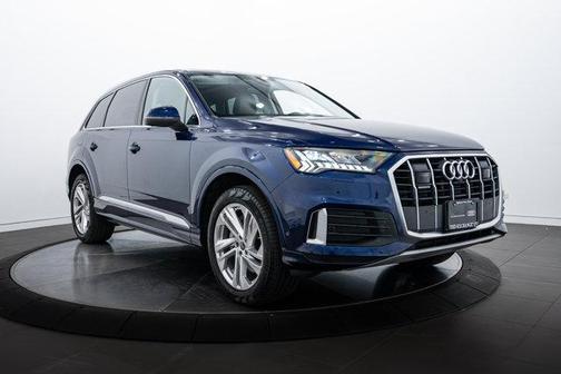 2023 Audi Q7 45 Premium Plus