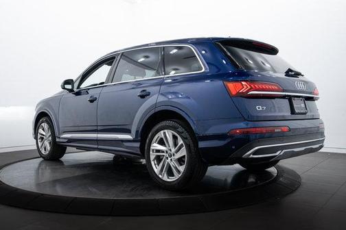 2023 Audi Q7 45 Premium Plus