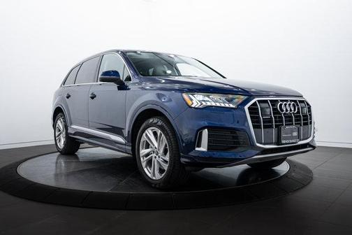 2023 Audi Q7 45 Premium Plus