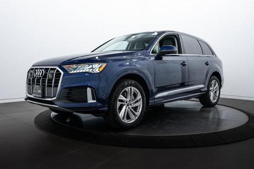 2023 Audi Q7 45 Premium Plus
