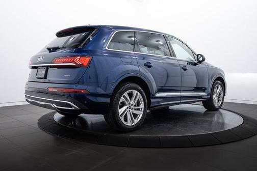 2023 Audi Q7 45 Premium Plus