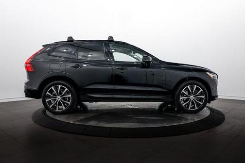 Onyx Black Metallic 2023 Volvo XC60 Recharge Plug-In Hybrid Ultimate Dark Theme