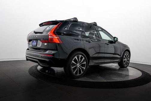 Onyx Black Metallic 2023 Volvo XC60 Recharge Plug-In Hybrid Ultimate Dark Theme