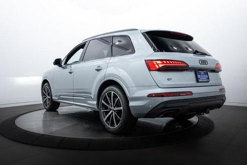 2025 Audi Q7 45 Premium Plus