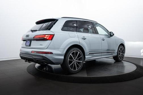 2025 Audi Q7 45 Premium Plus