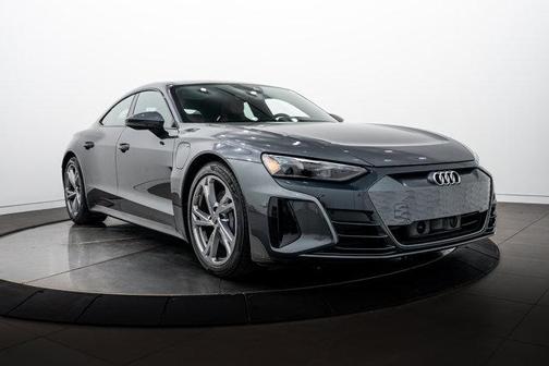Daytona Gray Pearl Effect 2023 Audi e-tron GT Premium Plus