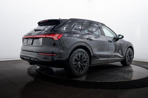 2024 Audi Q8 e-tron Prestige
