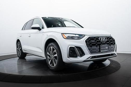 2022 Audi Q5 45 S line Premium Plus