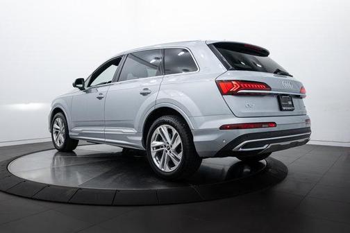 2022 Audi Q7 55 Premium Plus