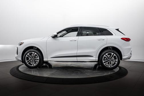 Arkona White 2025 Audi Q5 Premium