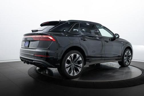 2025 Audi Q8 55 Premium Plus
