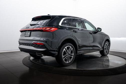 2025 Audi Q5 Premium