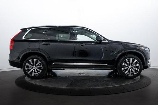 2023 Volvo XC90 Plus