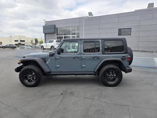 2025 Jeep Wrangler 4xe Sport