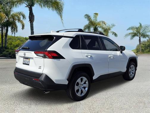 2020 Toyota RAV4 LE