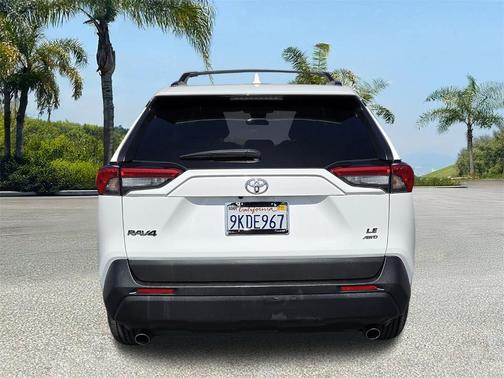 2020 Toyota RAV4 LE