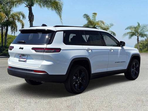 2025 Jeep Grand Cherokee L Laredo