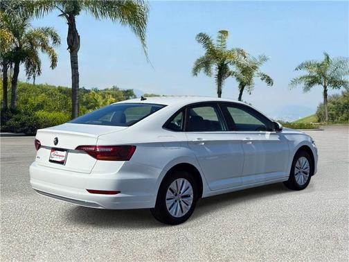 Pure White 2019 Volkswagen Jetta 1.4T S