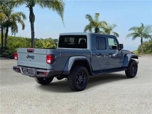 2025 Jeep Gladiator Sport